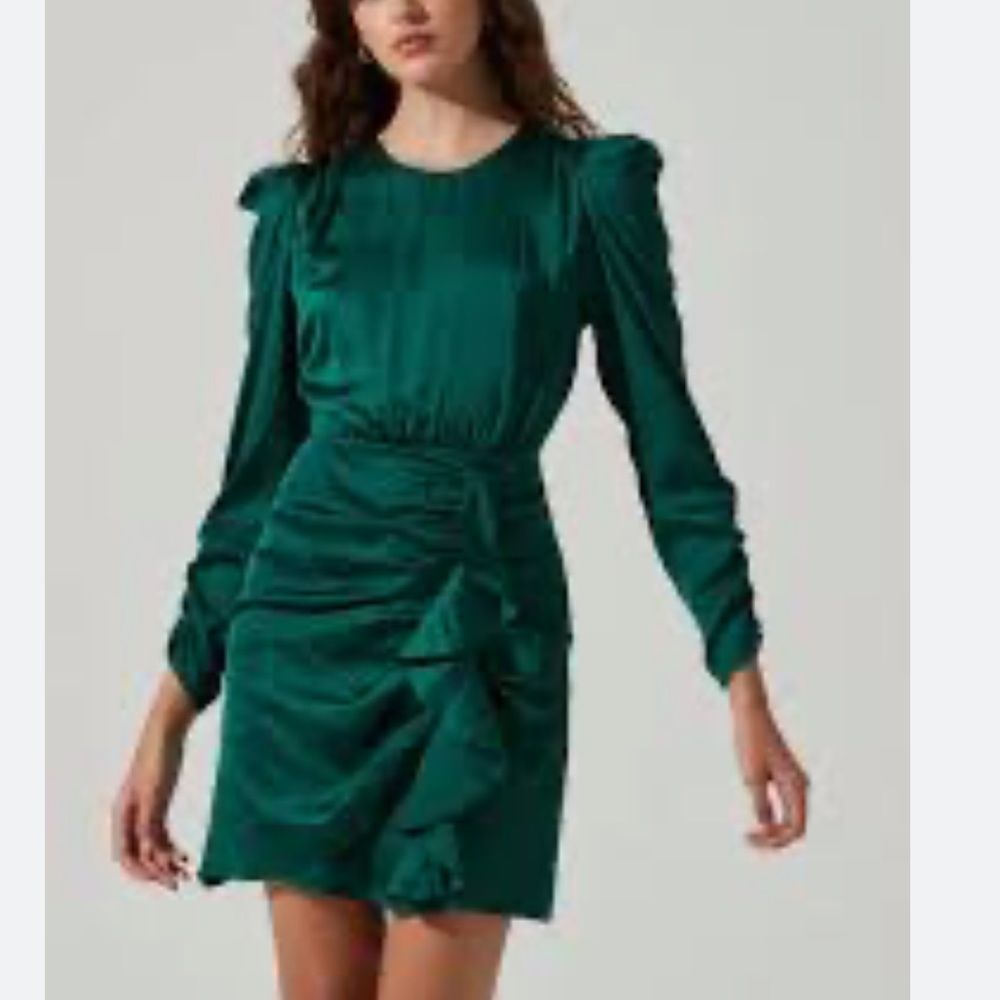 ASTR Cascade Long Sleeve Ruffle Front Mini Dress Green Satin | Size XL